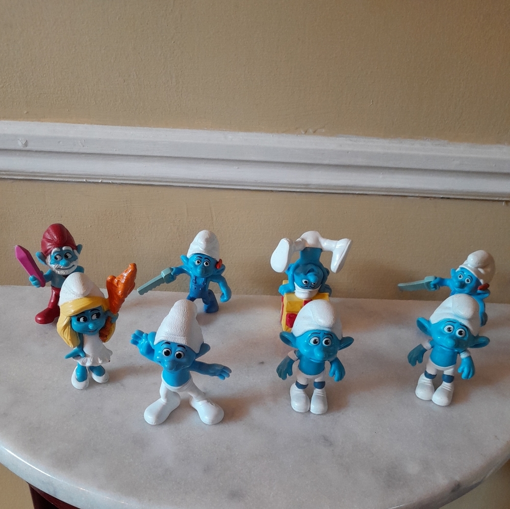 Lot of 8 McDonalds Smurf Figures -PVC mini figures